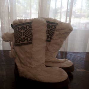 MUK LUKS Boots 6 1/2 to 7 1/2